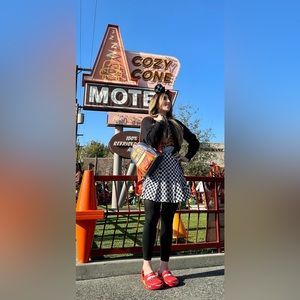 Meet your Posher, Crystal